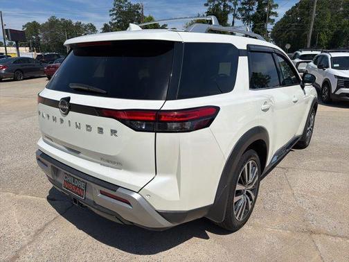 Pearl White Tricoat 2022 Nissan Pathfinder Platinum 2WD