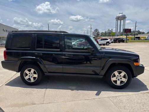 2009 Jeep Commander Sport