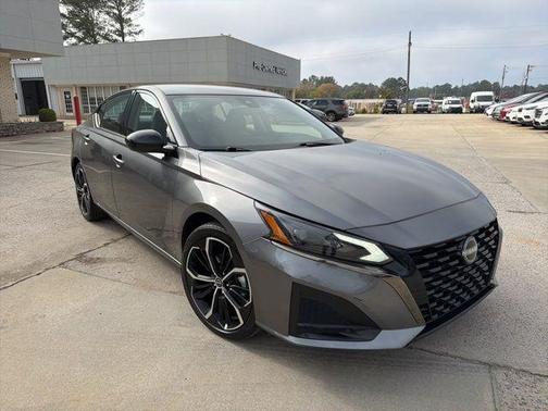 2024 Nissan Altima SR FWD