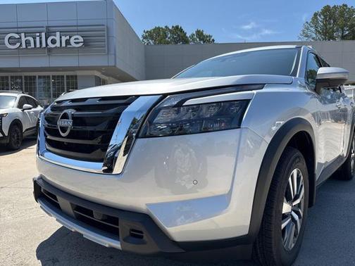 2025 Nissan Pathfinder SL FWD