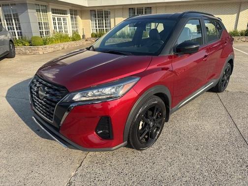 2022 Nissan Kicks SR