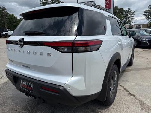 2025 Nissan Pathfinder SV FWD