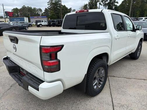 2025 Nissan Frontier SV