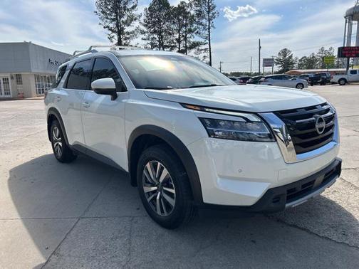 2024 Nissan Pathfinder SL FWD
