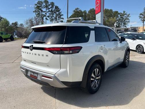 2024 Nissan Pathfinder SL FWD