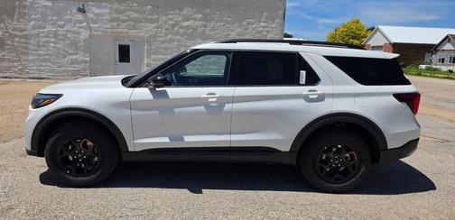 Star White Metallic Tri-Coat 2026 Ford Explorer Tremor AWD 4dr SUV
