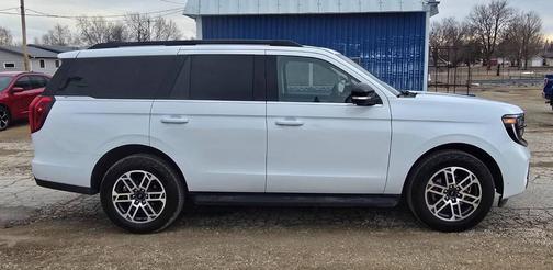 2025 Ford Expedition Active 4x4 4dr SUV