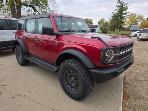 2025 Ford Bronco Base 4x4 4dr SUV