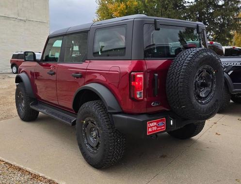 2025 Ford Bronco Base 4x4 4dr SUV