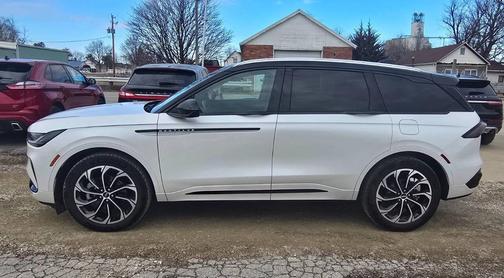 2025 Lincoln Nautilus Reserve AWD 4dr SUV