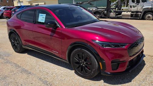 Molten Magenta Metallic Tri-Coat 2025 Ford Mustang Mach-E Premium