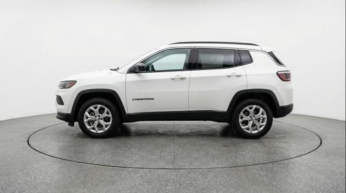 Bright White Clearcoat 2025 Jeep Compass Latitude