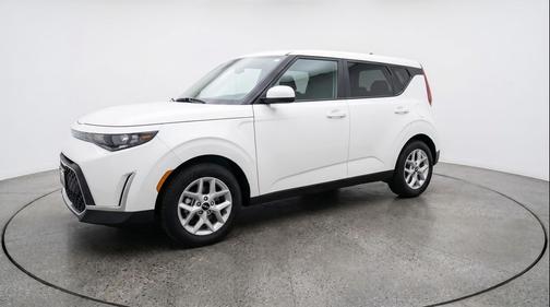 Snow White Pearl 2025 Kia Soul LX