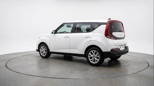 Snow White Pearl 2025 Kia Soul LX