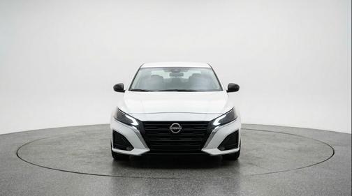 Glacier White 2025 Nissan Altima SV FWD