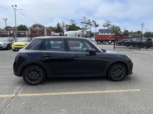 2025 MINI Hardtop Cooper