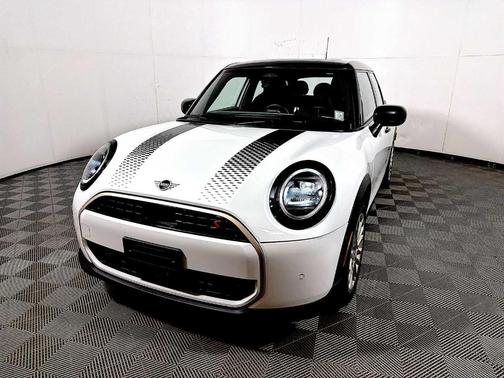 White Metallic 2026 MINI Hardtop S