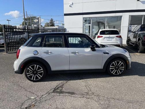 2023 MINI Hardtop Cooper S