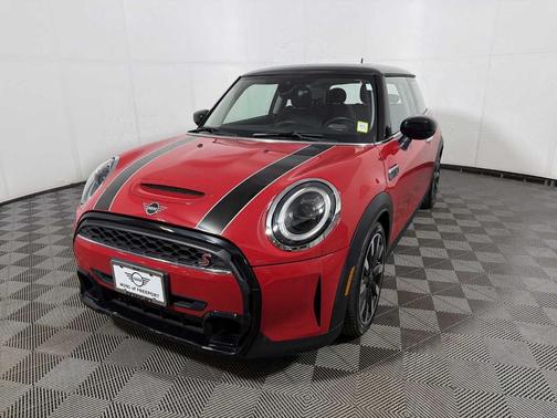 Chili Pepper Red 2023 MINI Hardtop Cooper S