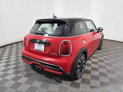 Chili Pepper Red 2023 MINI Hardtop Cooper S
