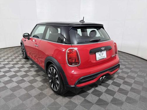 Chili Pepper Red 2023 MINI Hardtop Cooper S