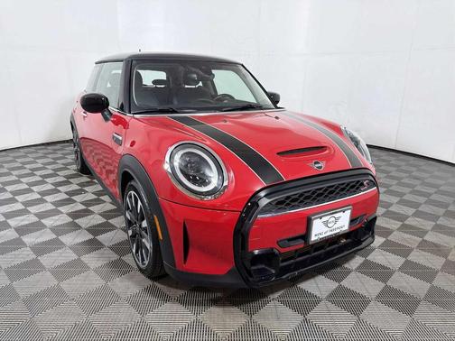 Chili Pepper Red 2023 MINI Hardtop Cooper S
