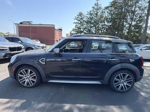 MINI Yours Enigmatic Black Metallic 2021 MINI Countryman Cooper S