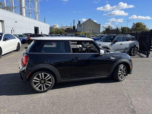 2022 MINI SE Hardtop Cooper