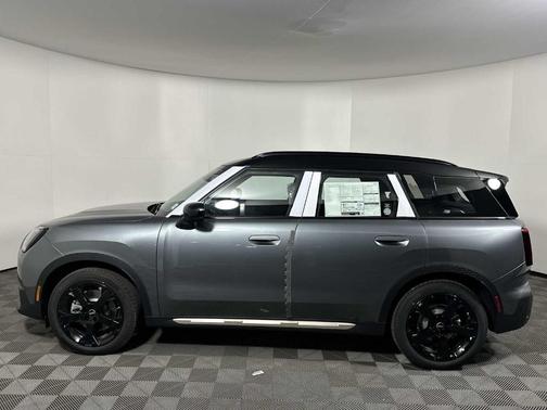 2025 MINI Countryman Base