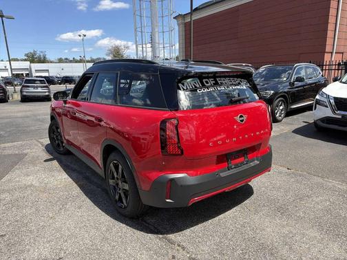 Chili Pepper Red 2026 MINI Countryman S