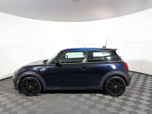 MINI Yours Enigmatic Black Metallic 2024 MINI SE Hardtop Cooper