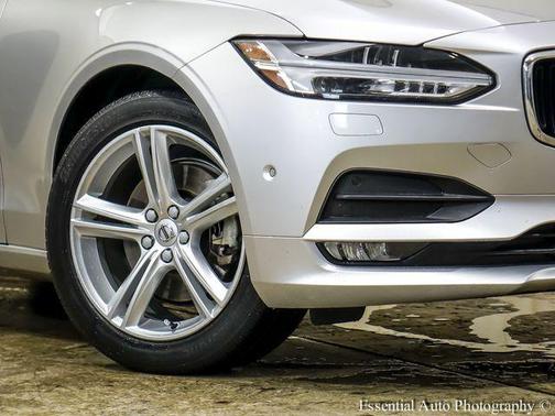 2018 Volvo S90 T5 Momentum