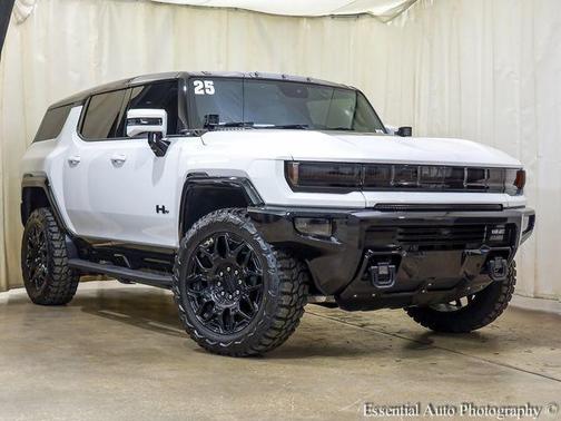 Interstellar White 2025 GMC HUMMER EV SUV 3X