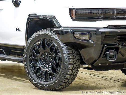 Interstellar White 2025 GMC HUMMER EV SUV 3X