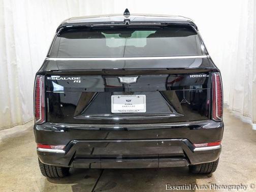 2025 Cadillac Escalade Luxury