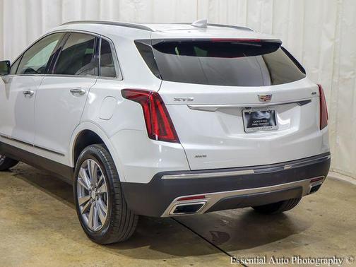 Crystal White Tricoat 2025 Cadillac XT5 Premium Luxury