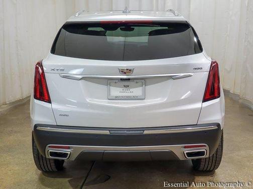 Crystal White Tricoat 2025 Cadillac XT5 Premium Luxury