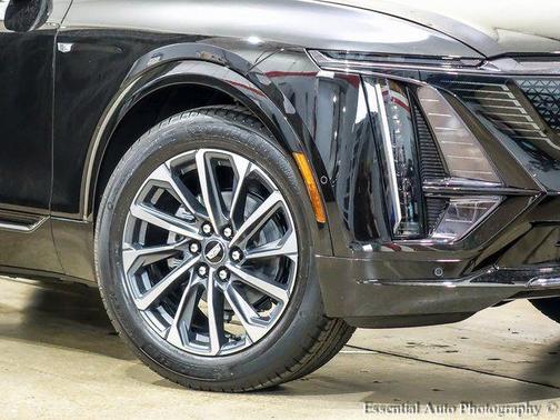 2025 Cadillac LYRIQ Sport