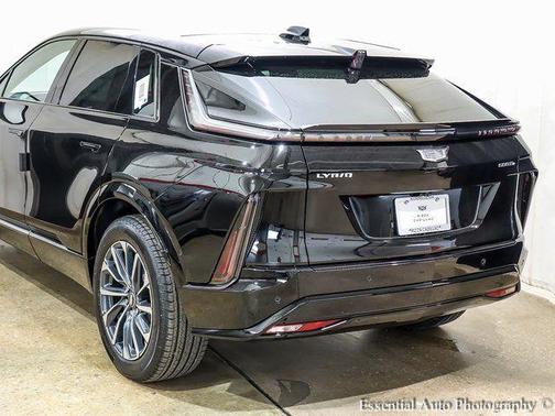 2025 Cadillac LYRIQ Sport