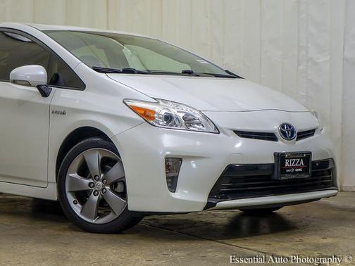 Blizzard Pearl 2015 Toyota Prius Persona Series Special Edition