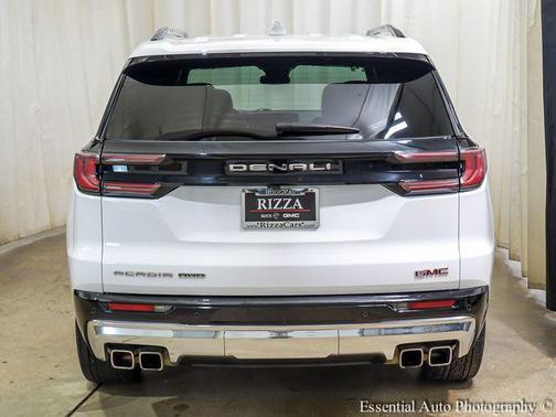 2024 GMC Acadia Denali