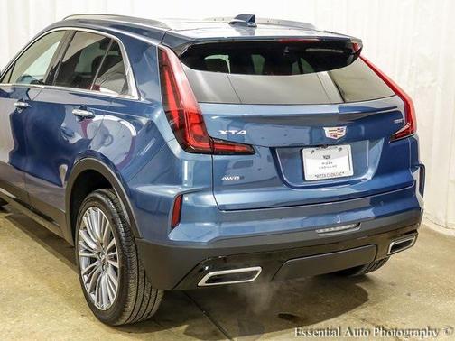 2025 Cadillac XT4 Premium Luxury