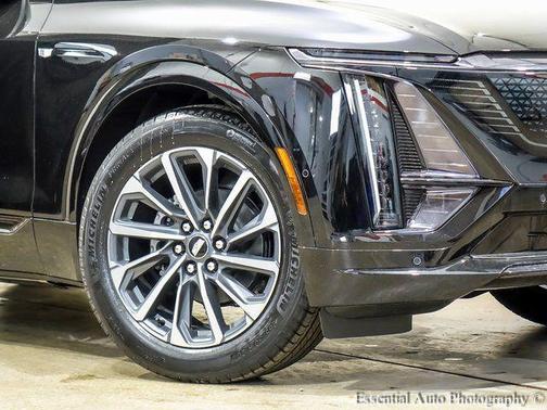 2025 Cadillac LYRIQ Sport