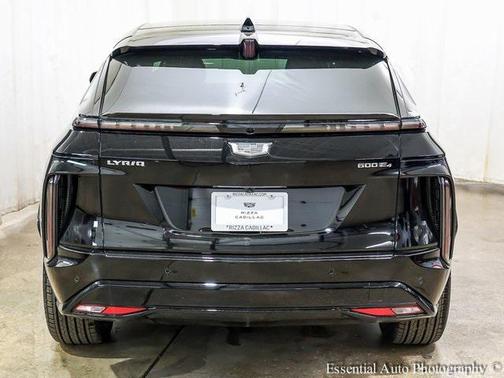 2025 Cadillac LYRIQ Sport w/1SJ