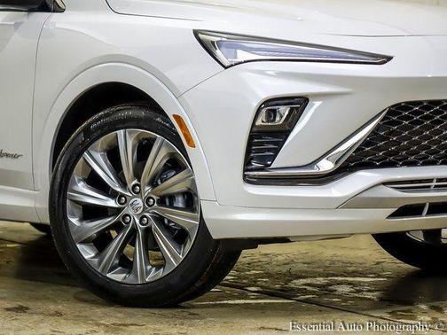 White Frost 2026 Buick Envista Avenir FWD