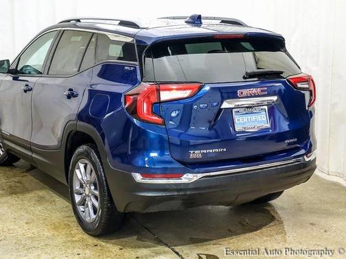2023 GMC Terrain SLT