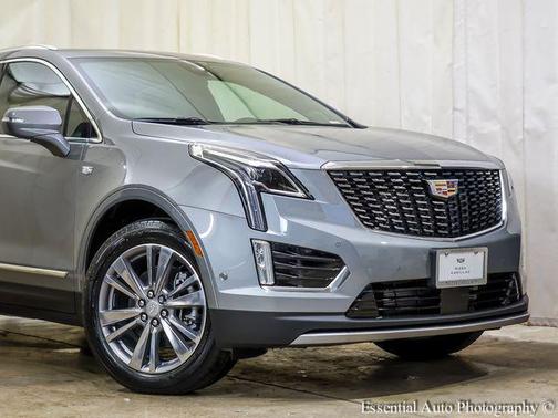 Argent Silver Metallic 2026 Cadillac XT5 Premium Luxury