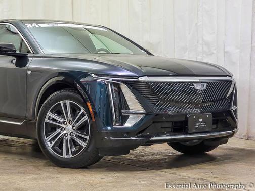 Emerald Lake Metallic 2024 Cadillac LYRIQ Luxury