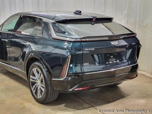 Emerald Lake Metallic 2024 Cadillac LYRIQ Luxury