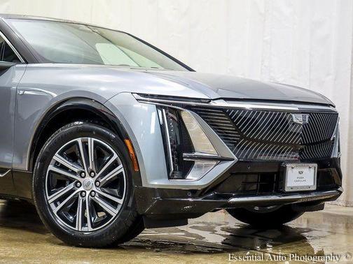 Argent Silver Metallic 2025 Cadillac LYRIQ Luxury